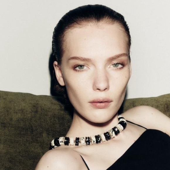 NWT. Zara Ecru/Black Combination Bead Necklace. - Picture 2 of 8